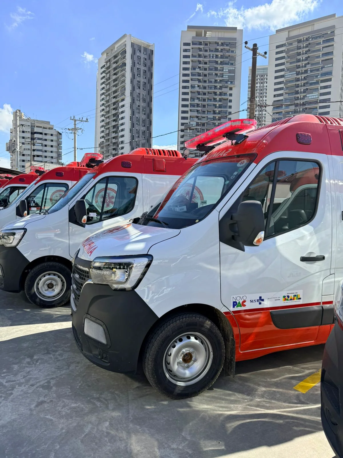 Três novas ambulâncias destinadas a Leme por meio do Novo PAC Saúde